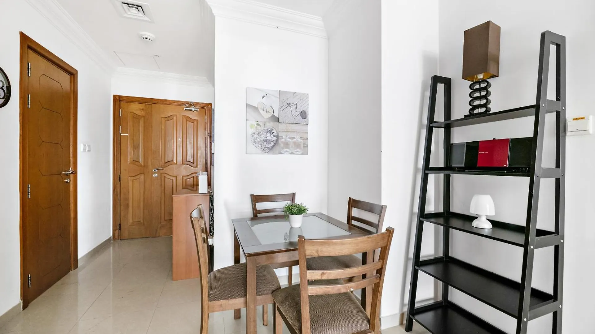 Vayk - Vibrant 1 Bd In The Marina With Spacious Terrace Dubai