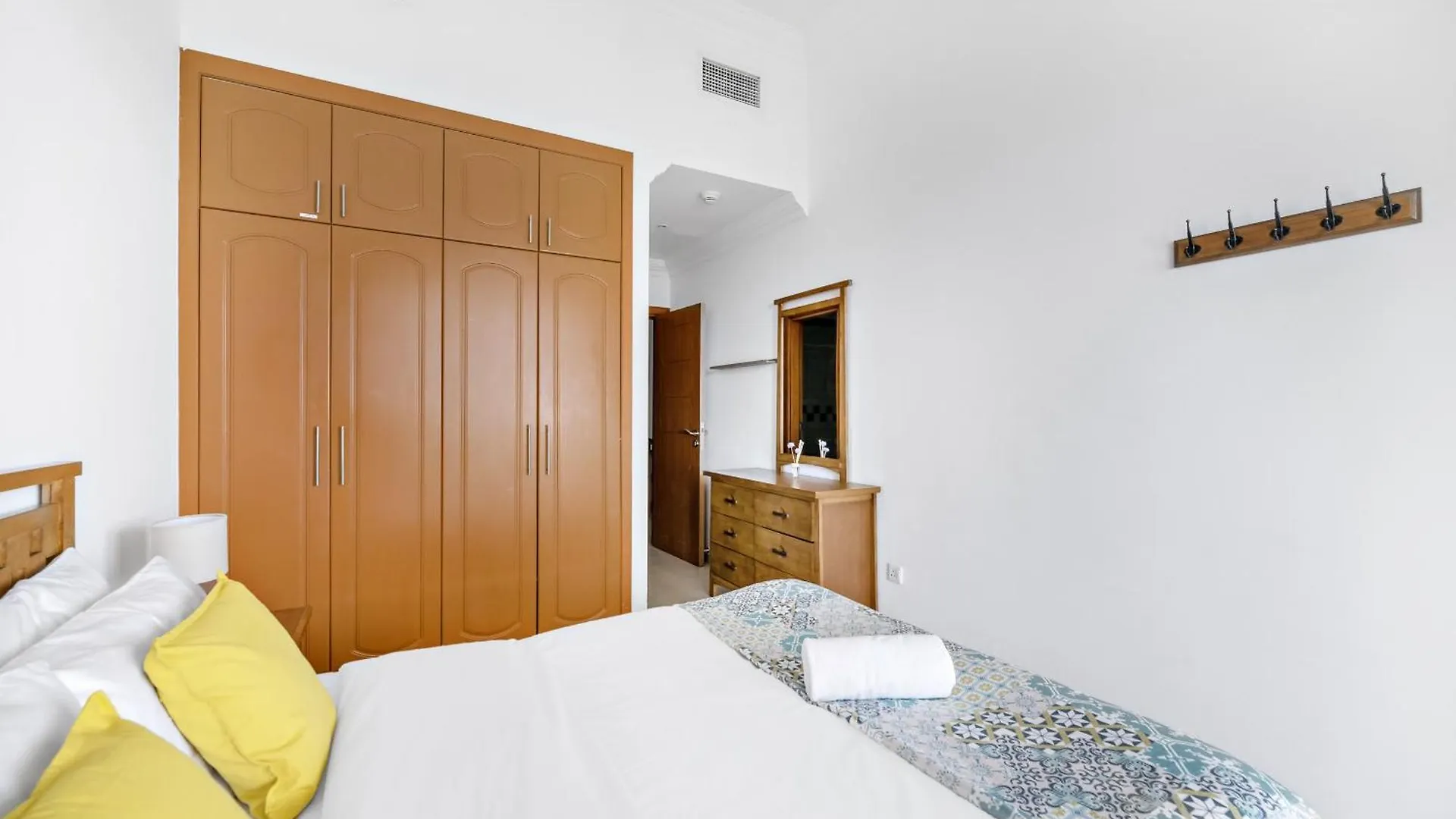Vayk - Vibrant 1 Bd In The Marina With Spacious Terrace Dubai United Arab Emirates